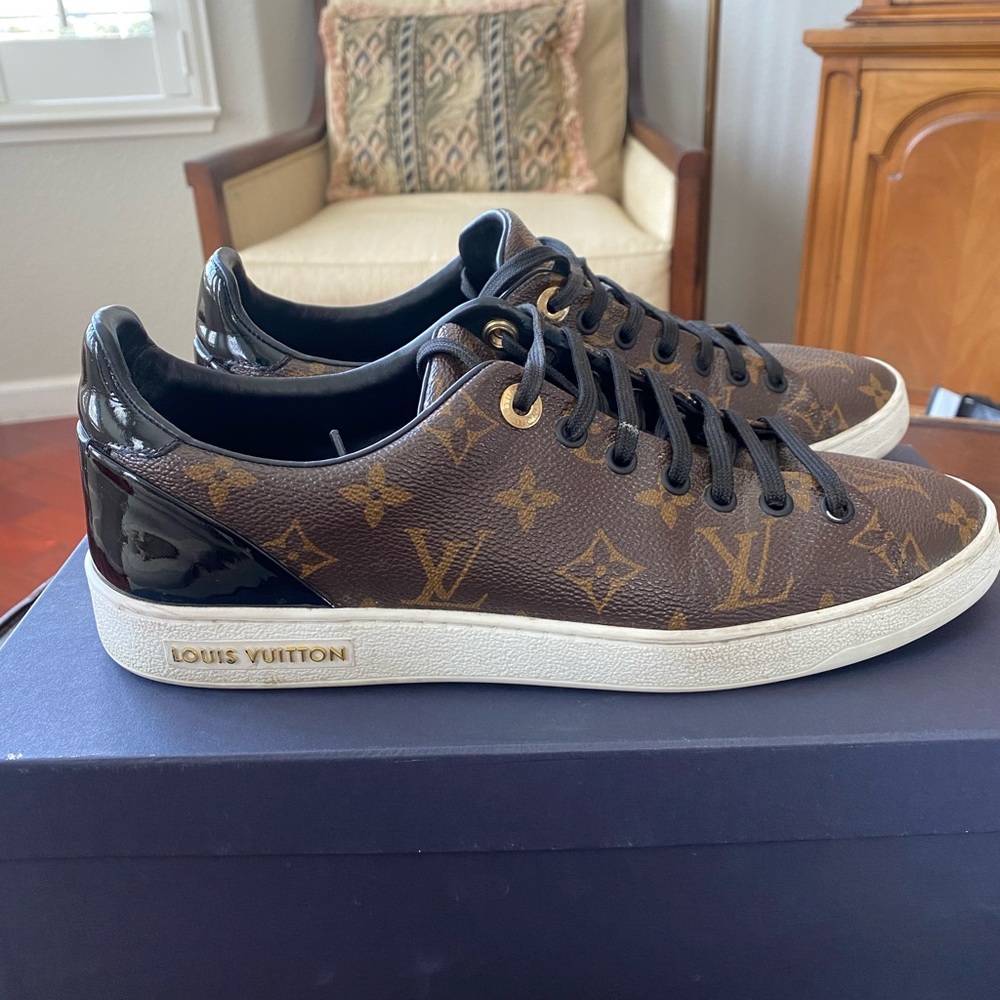 Louis Vuitton Front Row sneakers- size 39.5